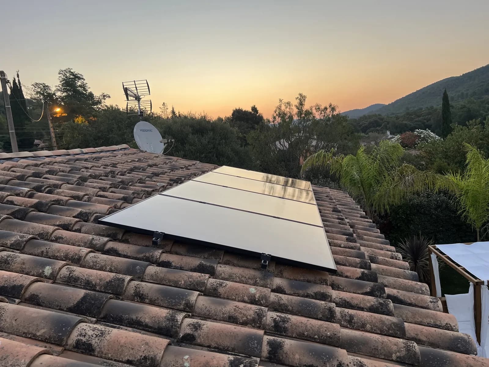 Installation de 2 kWc sur tuiles, Hyères, Var (83)