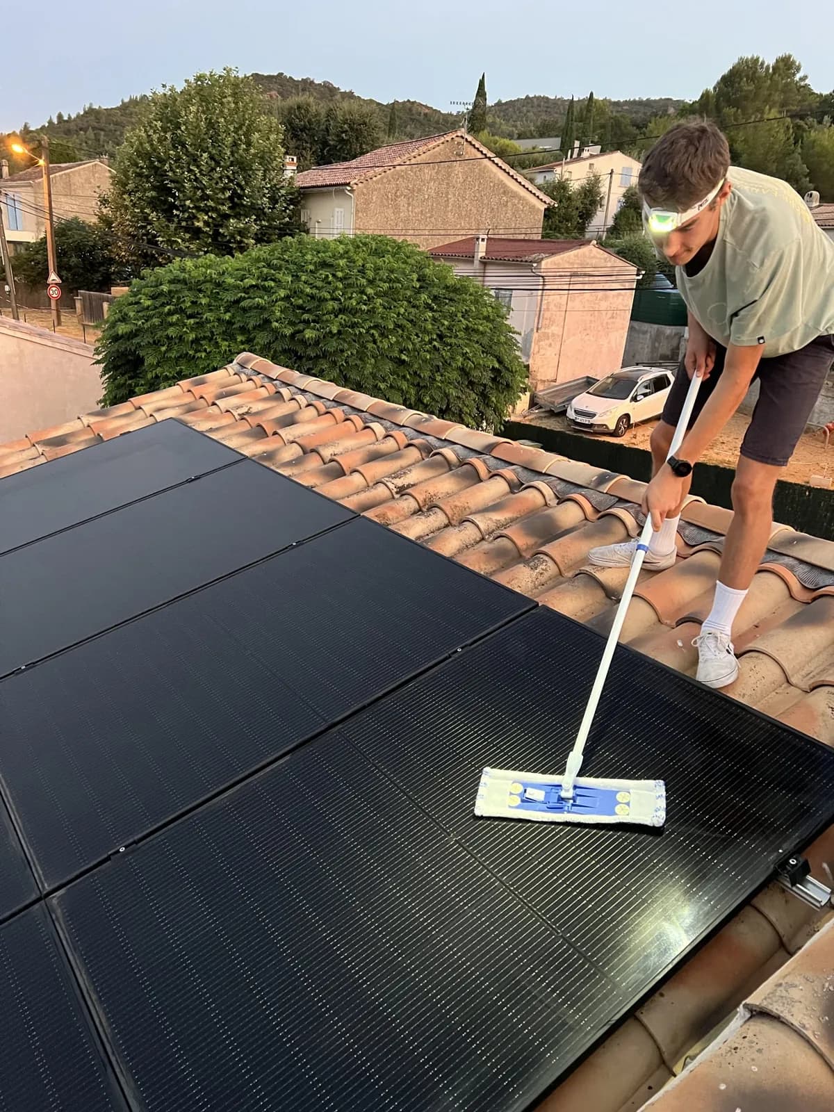 Panneaux solaires en intégration sur toiture tuiles, Var (83)